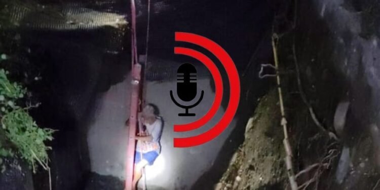 ¡SE SALVÓ DE MILAGRO! Mujer de 79 años cayó a un abismo en Honda y fue rescatada de las aguas del rio Gualí