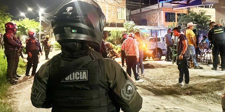 Nueve capturados, 175 armas blancas y más de 3.500 gramos de estupefacientes durante el primer fin de semana en Ibagué