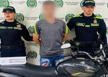 Sujeto intentó hurtar una moto la comunidad reaccionó y lo capturaron 