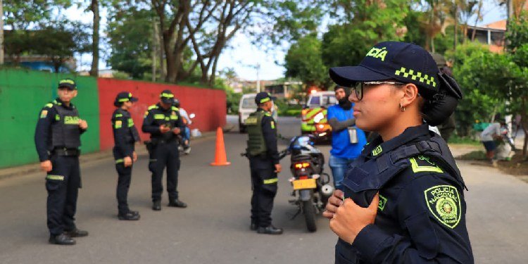 24 personas capturadas y 171 armas cortopunzantes, una de fuego y una traumática fueron incautadas el fin de semana