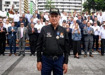 Policía Nacional en Ibagué rindió homenaje a los héroes de la patria en el Día del Veterano