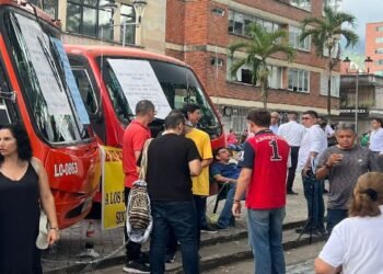 Transportadores exigen presencia de la Alcaldesa para levantar la protesta frente a la Alcaldía