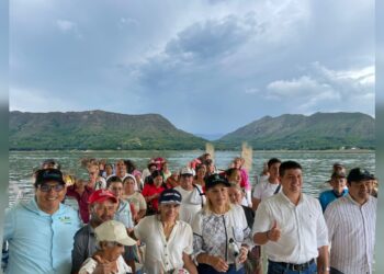 ¡Revolución verde en Prado! Cortolima entrega estufas ecoeficientes y anuncia proyectos ambientales de recuperación del territorio