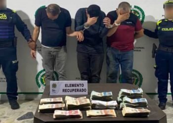 Sorprendidos presuntos ladrones cuando salían de cometer un hurto en un local