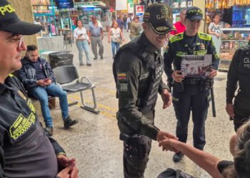 Gaula de la Policía realizó prevención contra la extorsión en La Terminal de Transportes