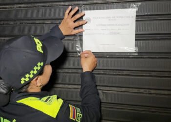 Autoridades cerraron cuatro establecimientos por incumplir con la documentación 