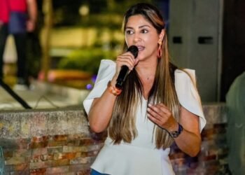 Gobernadora despide con agradecimiento al Coronel Fuelagán en el Tolima