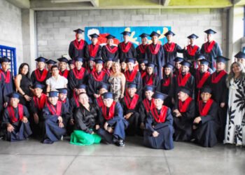 Más de 40 personas privadas de la libertad se graduaron como bachilleres
