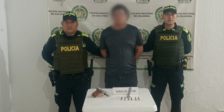 Sujeto detenido con arma calibre 7.65 en Coyaima por la Policía