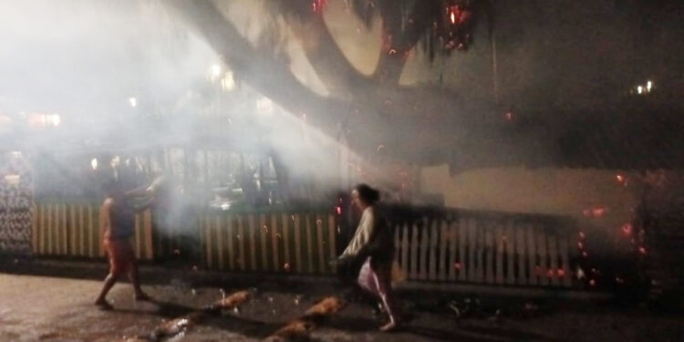 Incendio afectó cuatro emprendimientos en el parque San Bernardino