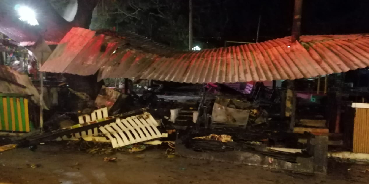 Incendio afectó cuatro emprendimientos en el parque San Bernardino