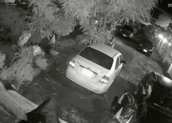 En menos de 40 segundos robaron en parqueadero de un conjunto residencial