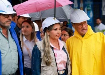 Alcaldesa Johana Aranda dio inicio a una nueva fase de Combo 3×1 en 100 cuadras de barrios de Ibagué