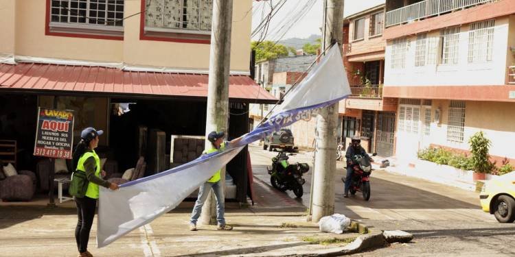 Espacio Público retiró de publicidad política sin autorización en Ibagué