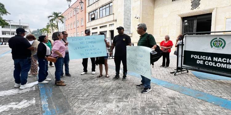 Concejal William Rosas pide aplicar acuerdo municipal ante quejas por proyectos de vivienda que nadie responde