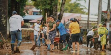 Balance de emergencia en Melgar: 37 familias afectadas y calles cubiertas por material de arrastre