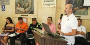 Secretario de Gobierno planteó la división de las Comuna Ocho y Nueve, y crear las 14 y 15