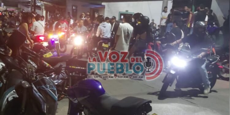 Revuelo nocturno en La Gaviota: motos se tomaron varias calles