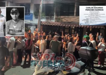 Familiares y amigos de Carlos Perdomo, protestaron frente al conjunto Tempus 49