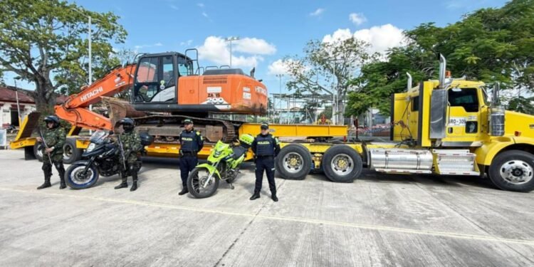 Frenaron maquinaria rumbo a Ataco: iban por minería ilegal