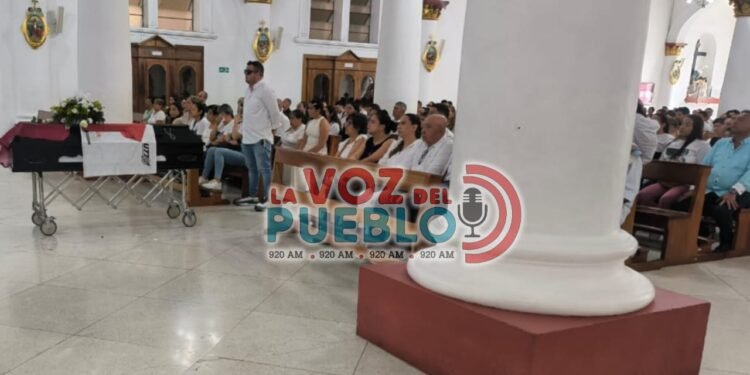 Último adiós! Despidieron a Carlos Perdomo, apuñalado en la 21 de Ibagué
