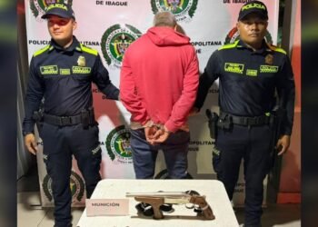 ¡Terror en barrio Villa Prado! Hombre armado disparó y dejó una casa impactada