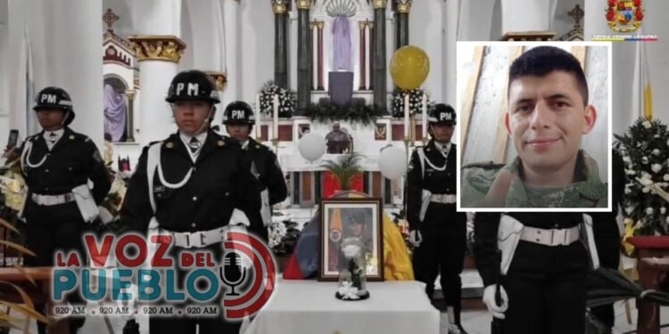 Silencio, dolor y honores: así fue la despedida del soldado profesional Carlos Giraldo
