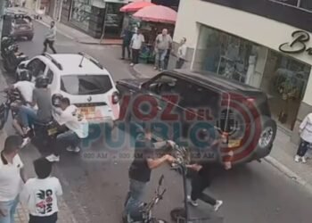 ¡Indignación! Presunto hurto termina con bebé en peligro durante fuga