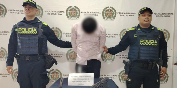 Conductor de bus quiso meter miedo y terminó capturado en Carmen de Apicalá