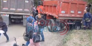 ¡Falan colapsado! Volqueteros bloquean vía y paralizan el paso hacia Armero