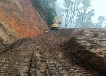 Tras un mes incomunicados, habilitan paso en La Congoja y avanzan obras viales en Santa Isabel