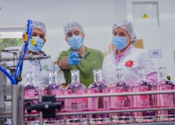 Después de 20 años, el Tolima moderniza su industria licorera con una nueva línea de producción