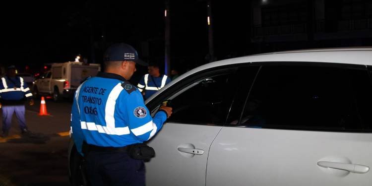 Durante el fin de semana de elecciones, autoridades a 179 conductores por infracciones