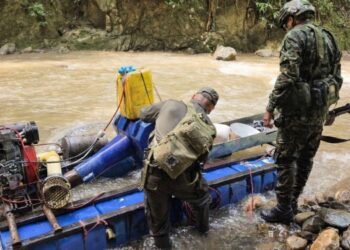Cortolima y Fuerza Pública detienen daño ambiental por minería ilegal en Santa Isabel