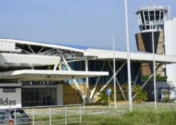 Ibagué recibe vuelo internacional directo con 100 pasajeros provenientes de Quito