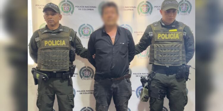 ¡No pudo huir! Lo atraparon con orden judicial por violencia intrafamiliar