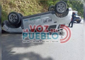 ¡Quedó llantas arriba! Aparatoso accidente en la vía al Líbano deja herido