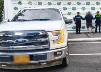 Camioneta robada de 130 millones lo delató: cayó en el barrio Santa Bárbara