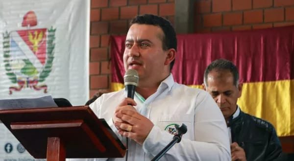 “Rompió el silencio” tras amenazas: alcalde de Roncesvalles revela lo que pasó