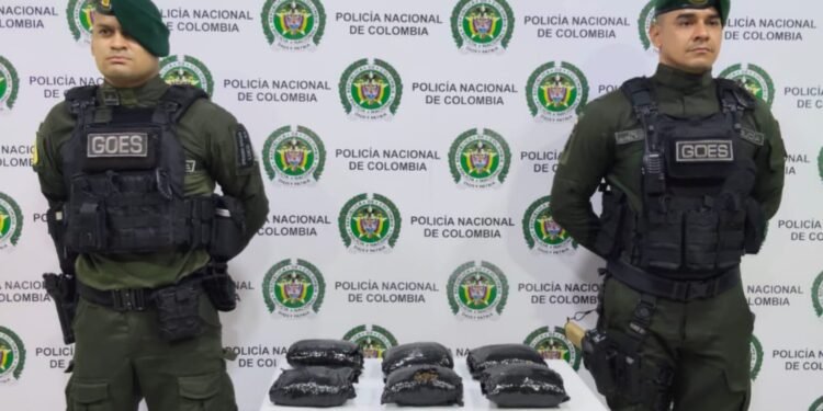 ¡Se les dañó el negocio! Policía les frustró movida de droga y salieron corriendo