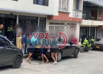 ¡Allanamiento sacude Praderas de Santa Rita! Caen varios en plena redada