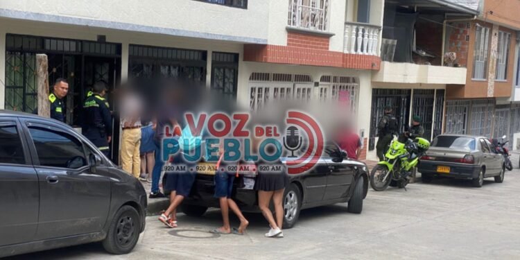 ¡Allanamiento sacude Praderas de Santa Rita! Caen varios en plena redada