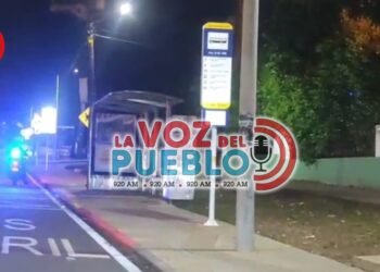 ¡Batalla campal frente al colegio San Simón! Estudiantes y hasta padres de familia se dieron golpes