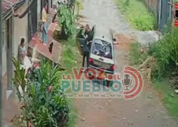Ojo con la ‘banda del carro gris’ que está robando en viviendas del barrio Ambalá