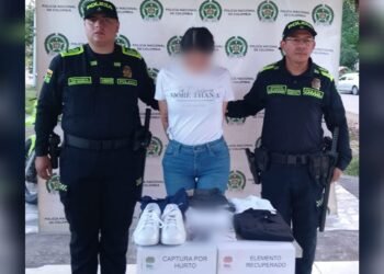 Capturan mujer por hurtar prendas de almacén en el barrio Jordán