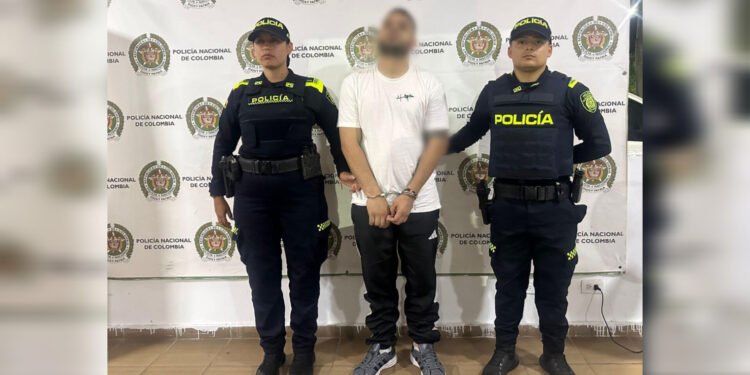 Con circular de Interpol lo agarraron en plena terminal de Honda