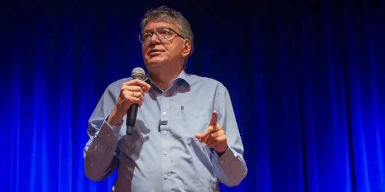 El exministro de Hacienda Mauricio Cárdenas cuestionó la situación política, de seguridad y económica del país 