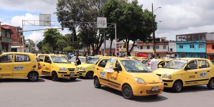 Taxistas en Ibagué anuncian asamblea permanente y evalúan paro