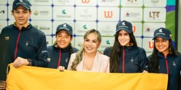 Autoridades del Deporte entregaron bandera a delegación de Colombia que estará en la ‘Billie Jean King Cup’ en Ibagué