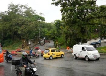 Rehabilitarán vía de ingreso al barrio Topacio